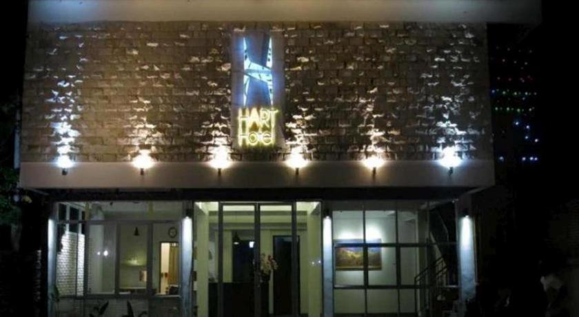 阿朱那哈特酒店 马塔兰 外观 照片