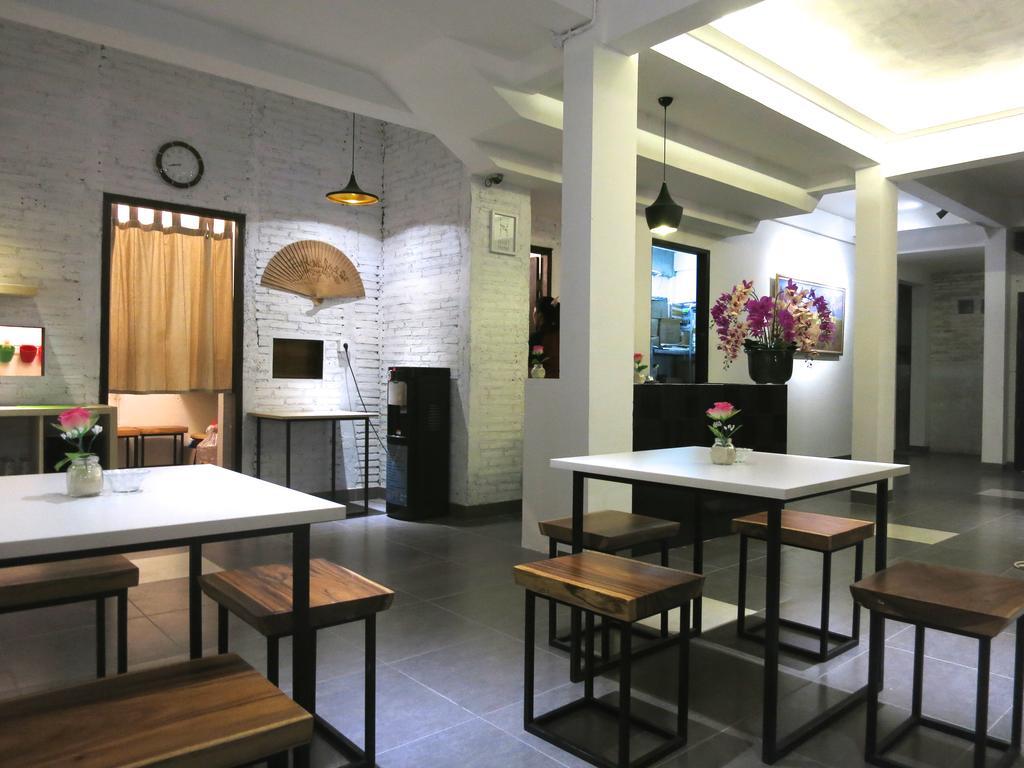 阿朱那哈特酒店 马塔兰 外观 照片